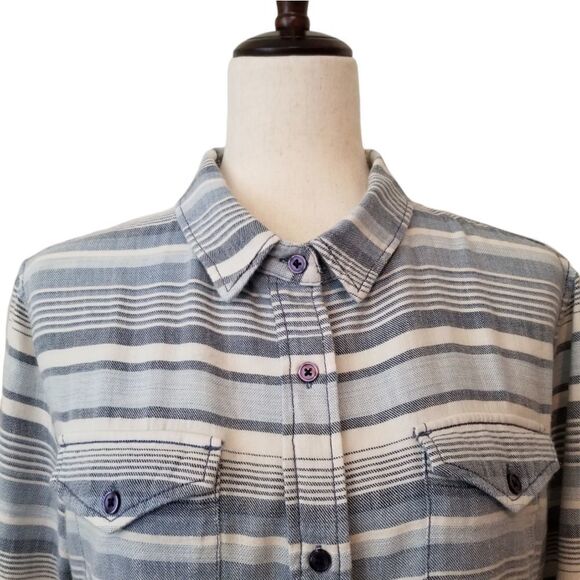Dylan Blue Striped Button Up Shirt Size M - Picture 4 of 7